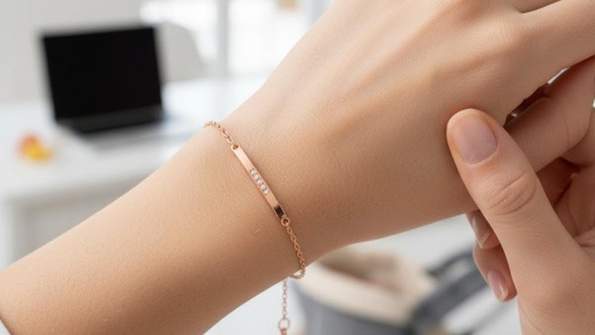 7 Pilihan Gelang Emas Kecil untuk Ibu Muda Aktif, Minimalis dan Mudah Dipadupadankan