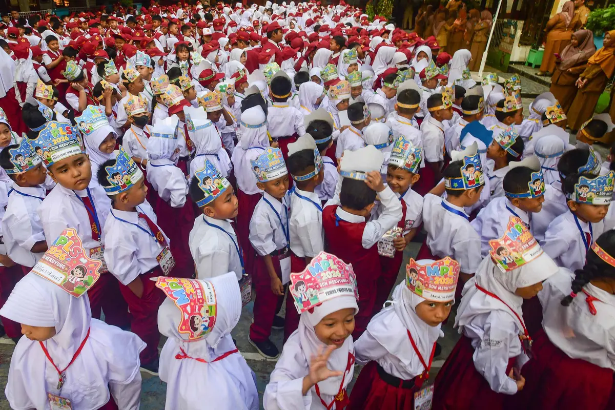 Antusias Siswa Baru Sambut Hari Pertama MPLS