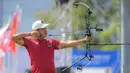 Prima Wisnu Wardhana beraksi saat berlaga pada nomor mixed team compound SEA Games 2025 di kompleks Sports Authority of Thailand (SAT), Bangkok, Kamis (18/12/2025). (Bola.com/Bagaskara Lazuardi)