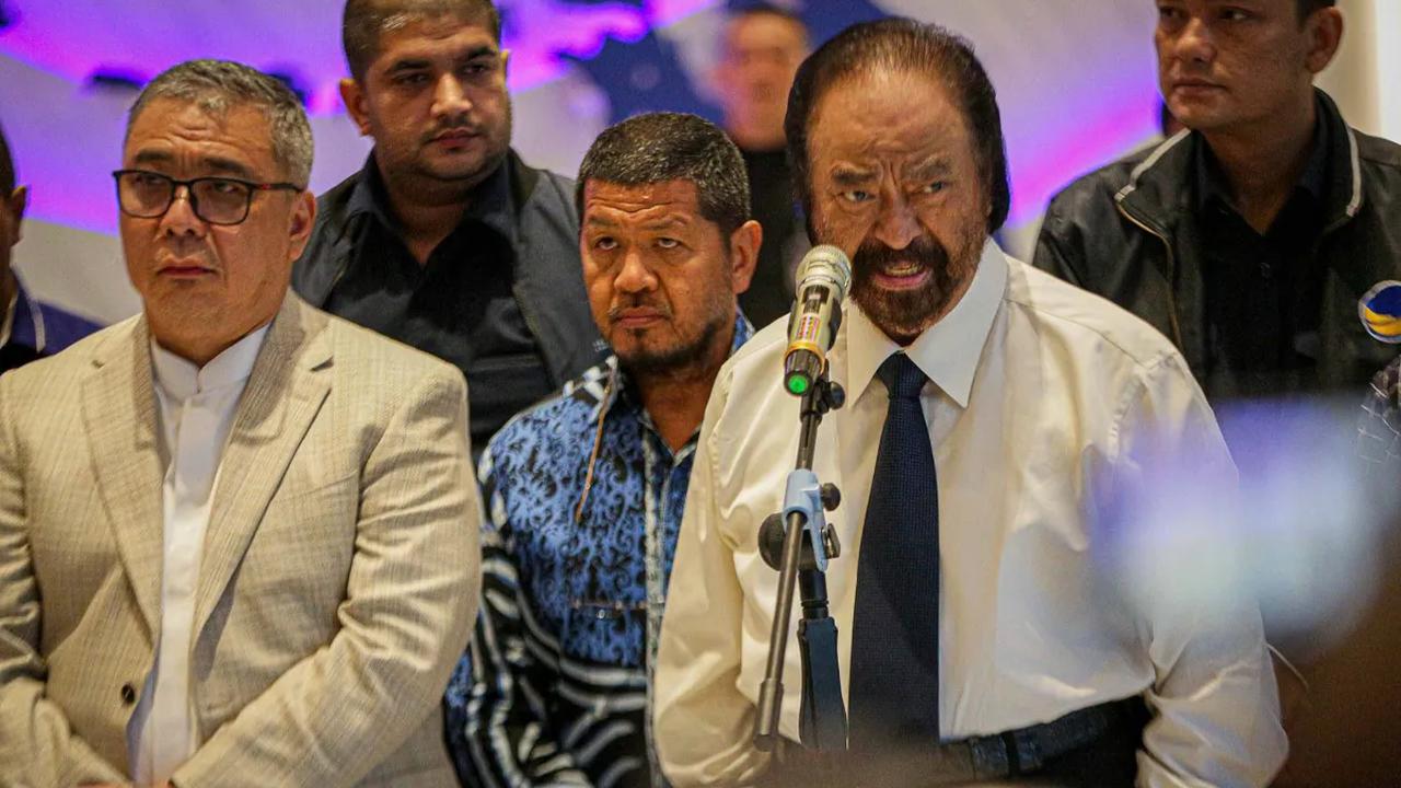 Maka dari itu, Paloh meminta Syahrul Yasin Limpo untuk segera mengundurkan diri dari kabinet agar bisa berfokus menjalankan proses hukum dihadapinya.