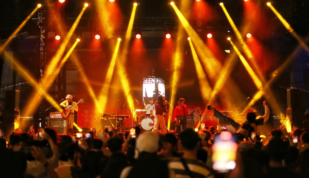 Penampilan The Adams di We The Fest 2024. [Foto: Adrian Putra/Fimela]