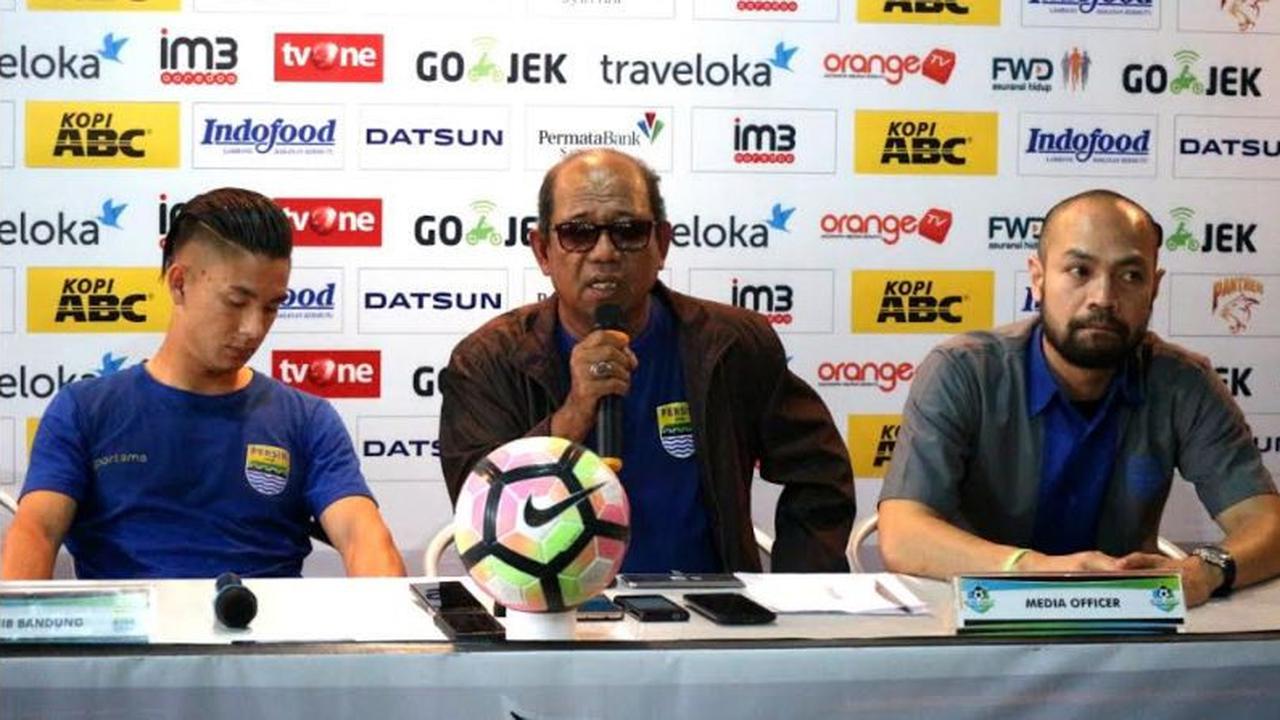 Pelatih Persib Bandung Emral Abus