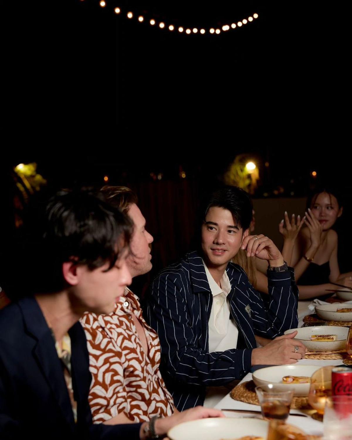 &nbsp;Mario Maurer terlihat menawan dengan tatapan matanya yang memikat