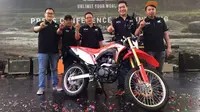 PT Wahana Makmur Sejati selaku dealer utama sepeda motor Honda wilayah Jakarta dan Tangerang memperkenalkan Honda CRF 150L. (Septian/Liputan6.com)