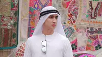 Verrell Bramasta Berpakaian Mirip Lelaki Arab