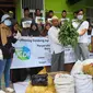 Kegiatan donasi misi teknik pertanian Taiwan di Bandung. Memberikan sumbangan ke panti asuhan (TETO)