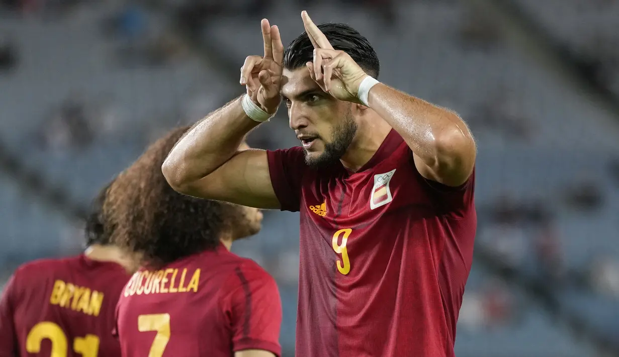 Spanyol berhasil mencetak dua gol lagi di masa extra-time pada menit ke-117 dan 120 melalui striker Rafa Mir, sekaligus mencetak hattrick dalam laga tersebut. Spanyol menang 5-2 dan memastikan lolos ke semifinal menghadapi tuan rumah Jepang. (Foto: AP/Andre Penner)