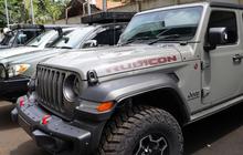 FOTO: KPK Pindahkan Mobil-Mobil Mewah Ketum Pemuda Pancasila Japto Soerjosoemarno ke Rupbasan, Ini Penampakannya!