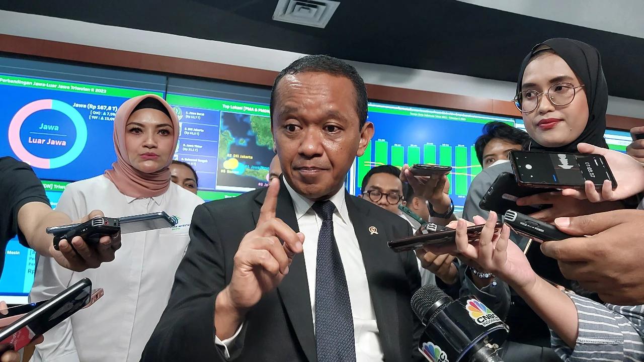 Prabowo Panggil Bahlil ke Istana, Bahas Harga Minyak