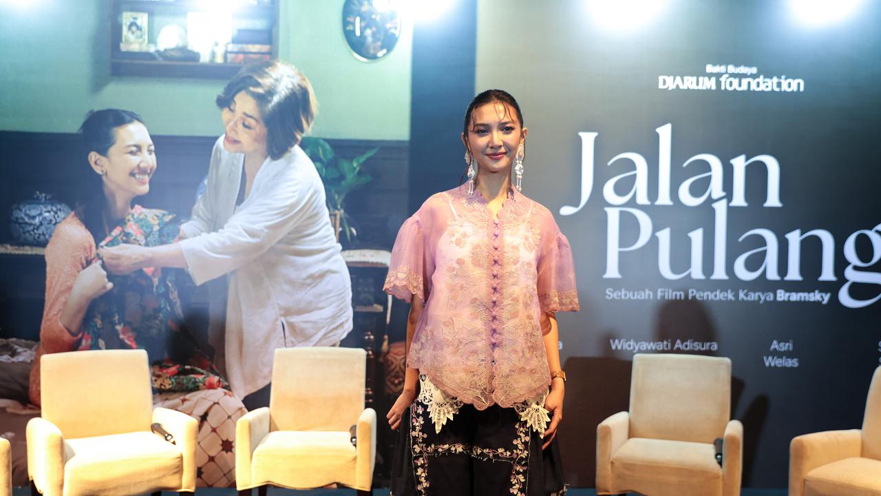 Jalan Pulang Menghidupkan Kisah di Balik Kebaya