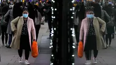 Pembeli terpantul di jendela saat mereka berjalan di Oxford Street, jalan perbelanjaan tersibuk di Eropa, di London, Kamis (23/12/2021). Meskipun pandemi covid-19, salah satu pusat perbelanjaan di London tersebut begitu ramai menjelang Natal. (AP Photo/Frank Augstein)