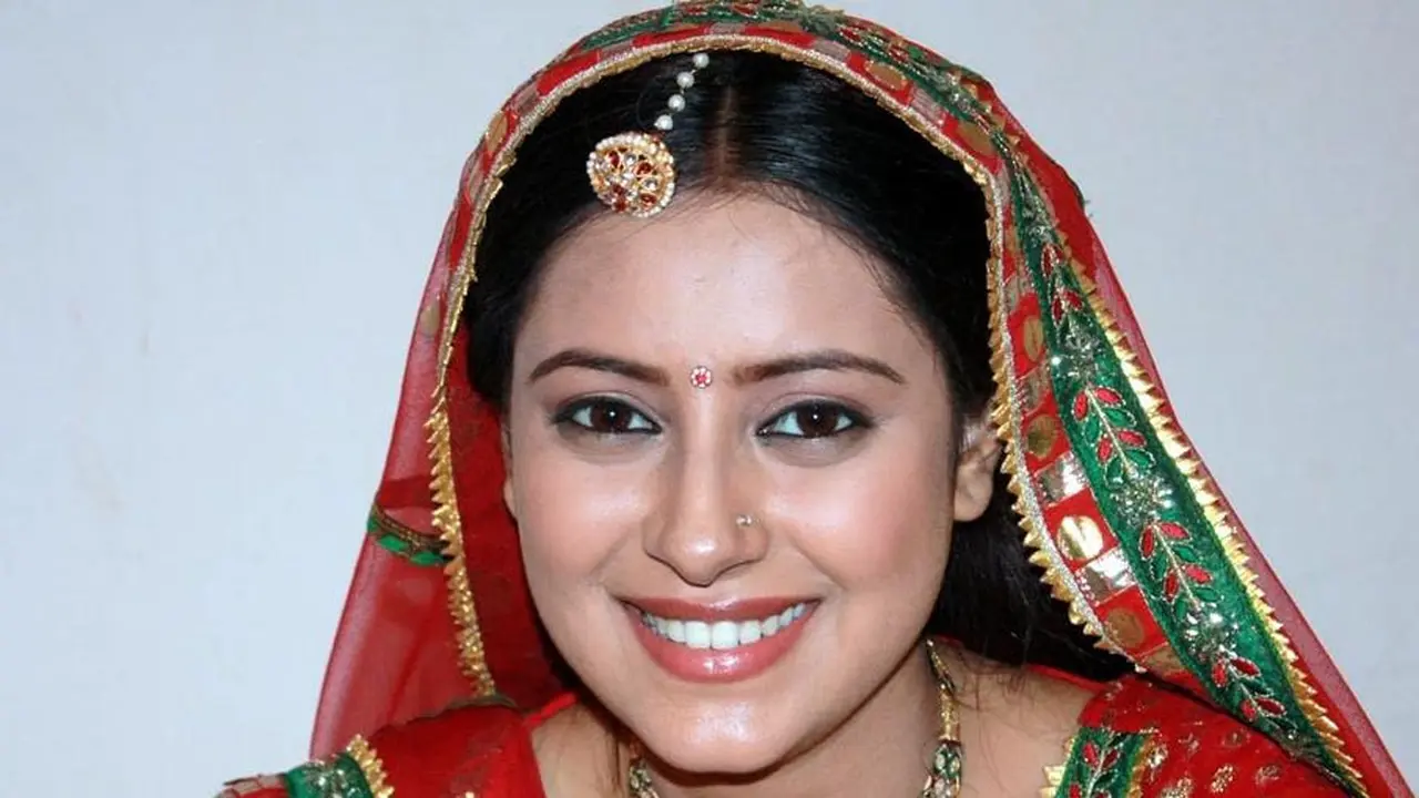 [Bintang] Pemeran Andandhi, Pratyusha Banerjee