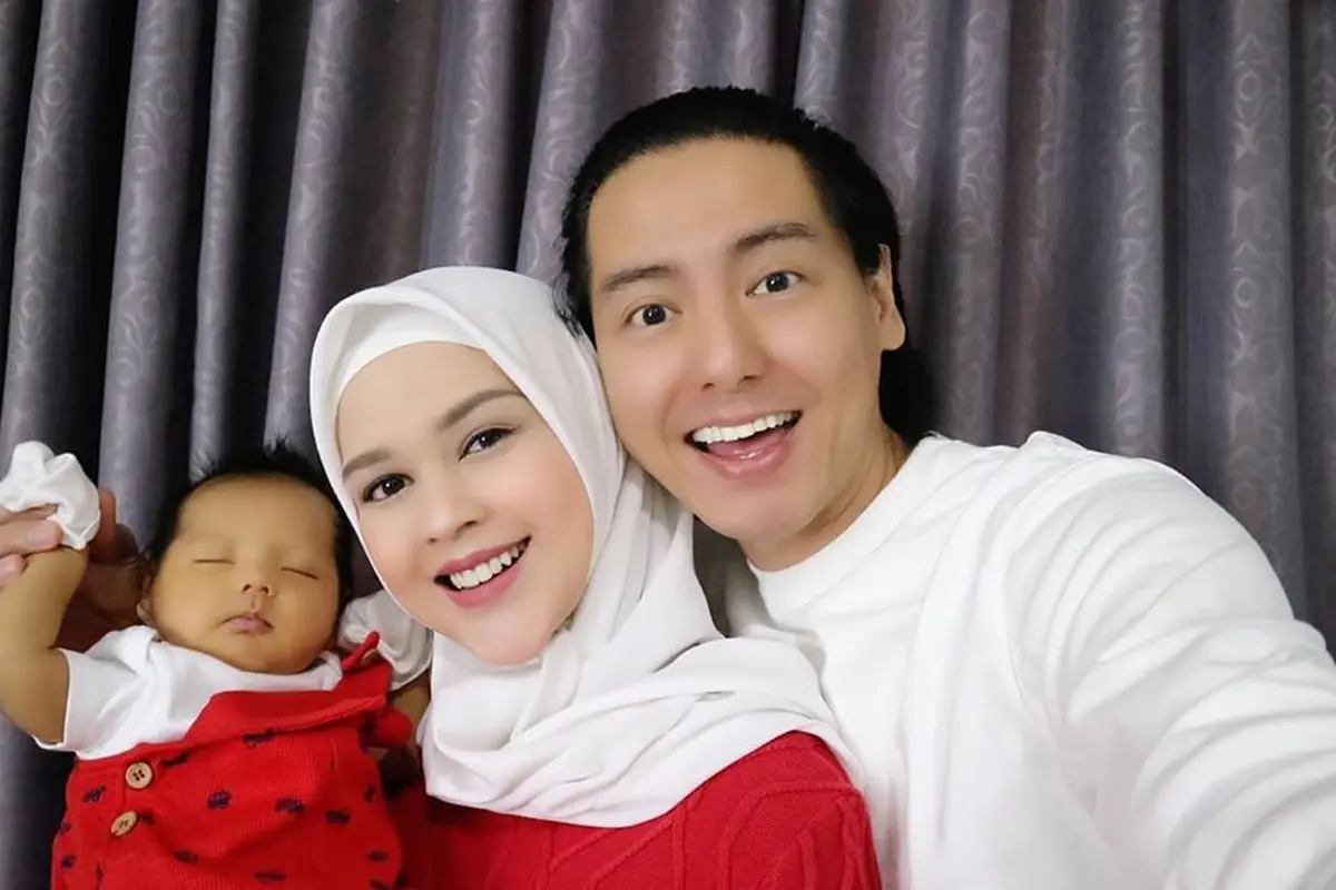 6 Potret Cut Meyriska dan Roger Danuarta Rayakan Setahun Pernikahan, Romantis