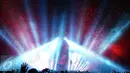 Suasana kemeriahan konser Dj Hardwell yang bertajuk  I AM HARDWELL– UNITED WE ARE WORLD TOUR di Ecopark, Jakarta, Sabtu (3/4/2016). Konser ini dimulai dengan penampilan pembuka DJ blasteran Indonesia-Belanda, "Kill The Buz". (Liputan6.com/Faizal Fanani)