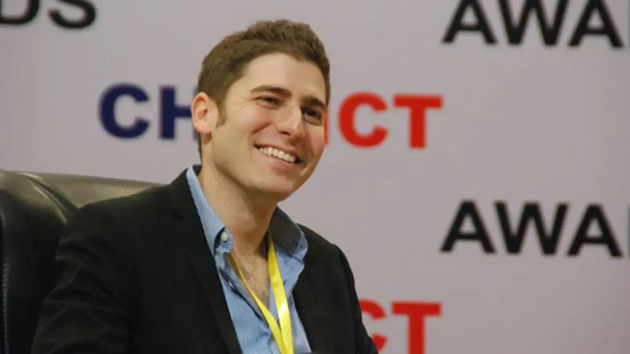 Eduardo Saverin, karyawan pertama Facebook