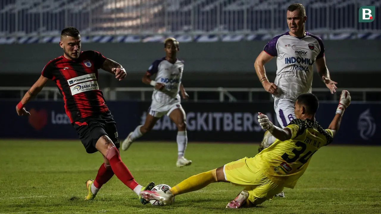 Foto: Tiga Gol Tercipta, Persita Memimpin 2-1 atas Persipura hingga Turun Minum dalam Pekan Pertama BRI Liga 1 2021 / 2022