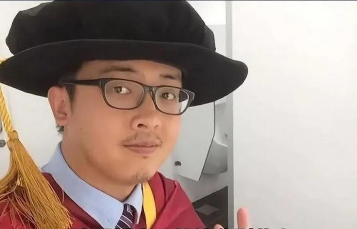 Punya Gelar Doktor dari Oxford University, Pria ini Pilih Jadi Kurir Makanan