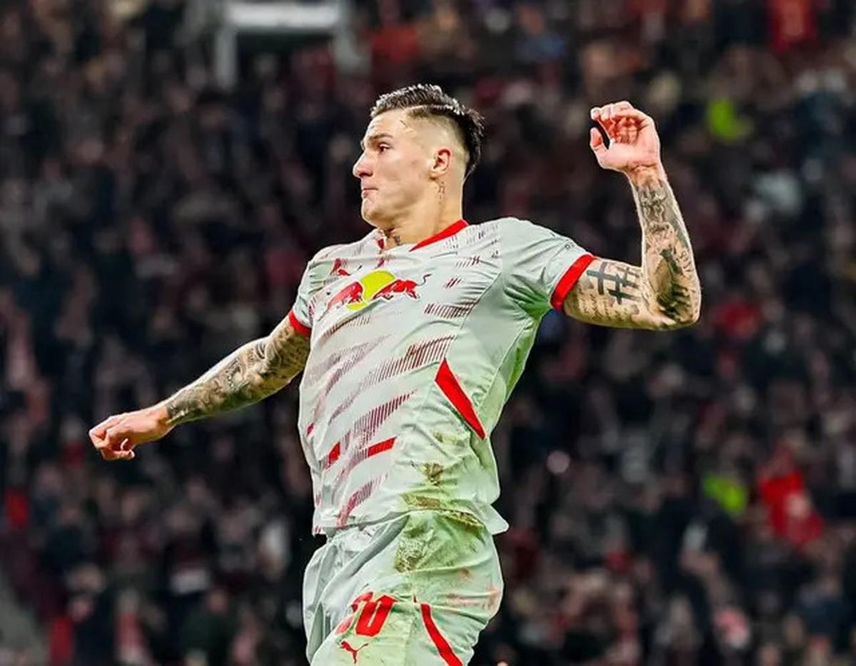 Leipzig Tolak Tawaran Newcastle untuk Benjamin Sesko, MU Siap Menelikung