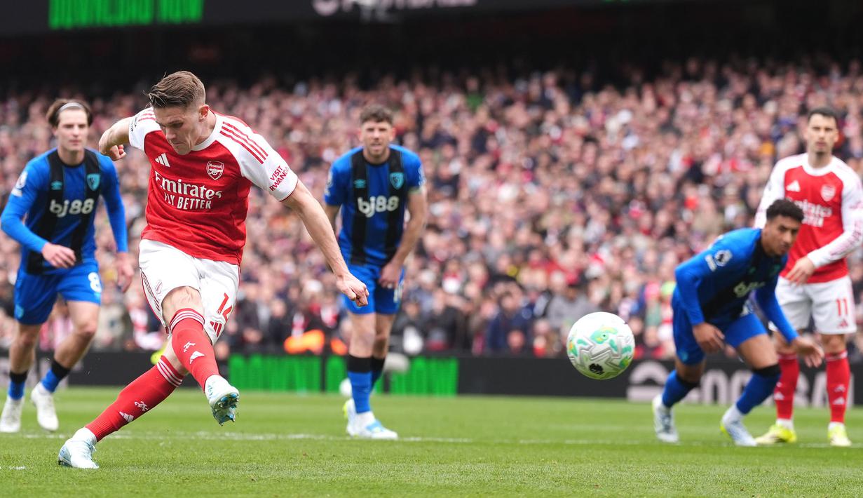 Viktor Gyokeres awalnya berhasil mencetak gol penyeimbang 1-1 pada menit ke-35 melalui tendangan penalti. (AP Photo/PA/Adam Davy)