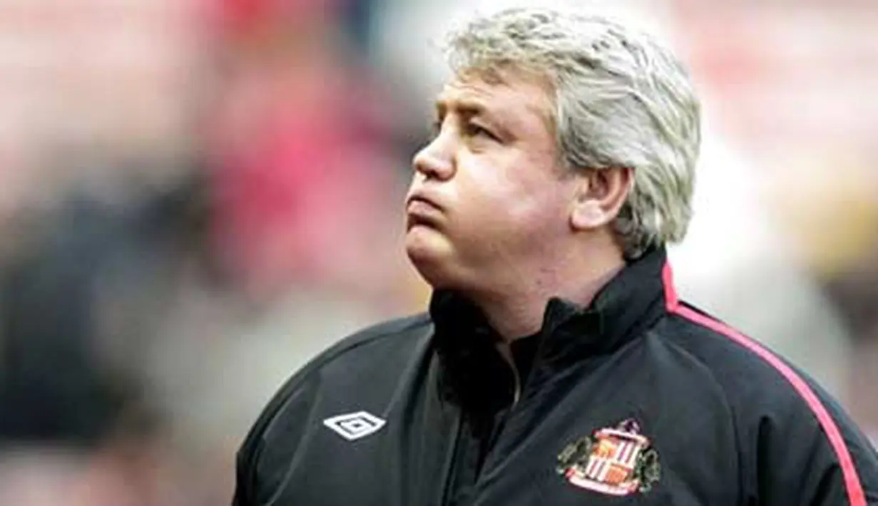 Ekspresi manajer Sunderland Steve Bruce sebelum laga lanjutan EPL melawan Blackburn Rovers di Stadium of Light, Sunderland, 1 Januari 2011. AFP PHOTO / GRAHAM STUART
