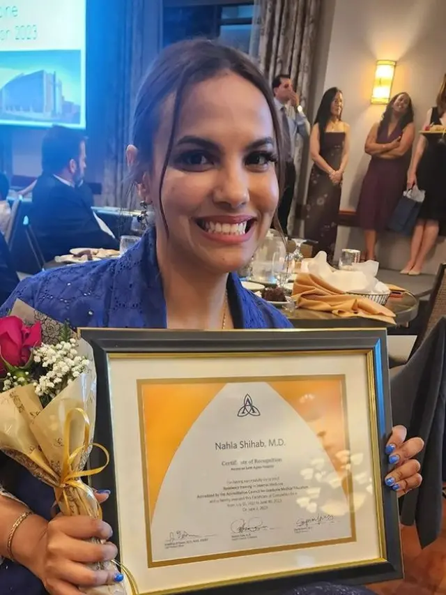 Najwa Shihab di wisuda adiknya (Instagram/najwashihab)