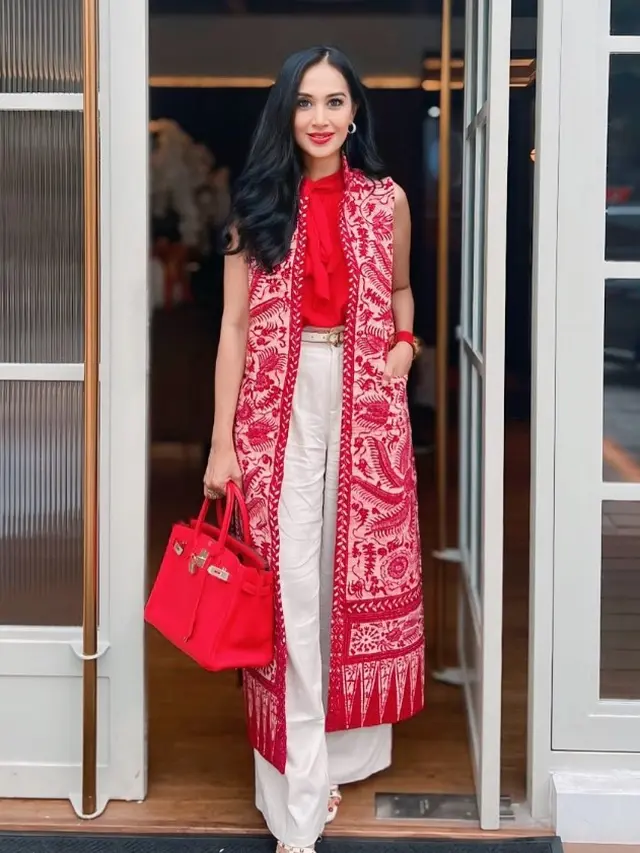 Model Cardigan Panjang Diah Permatasari