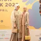 Desainer Pratiwi Anggraeni dan Citra Kirana berkolaborasi lewat koleksi Cendana, di Jakarta, April 2022. (Foto: Koleksi Pribadi Pratiwi Anggraeni)