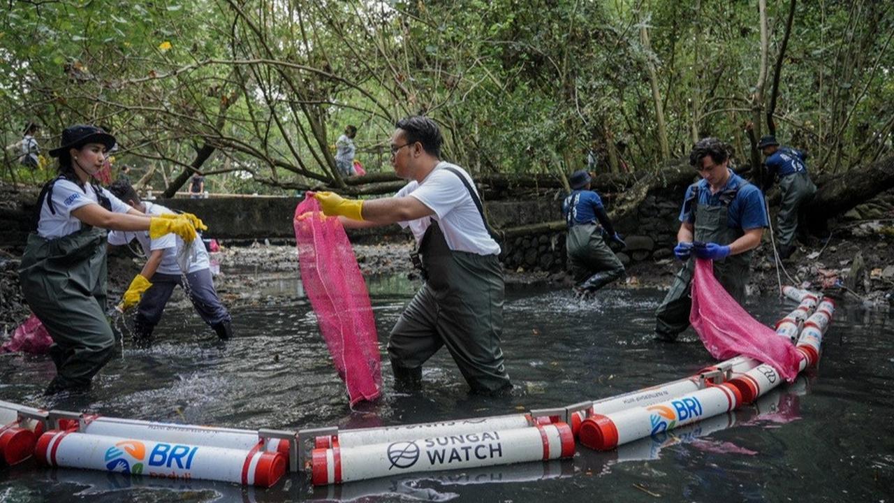 BRI Jaga Ekosistem Lewat Bersih-Bersih Sungai & Kesadaran Pengelolaan Sampah