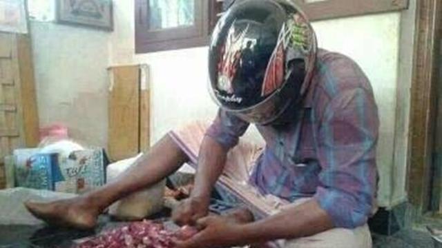 momen kocak pria memasak (foto: brilio)