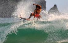 Menpora batal lepas tukik, lomba surfing internasional tetap digelar