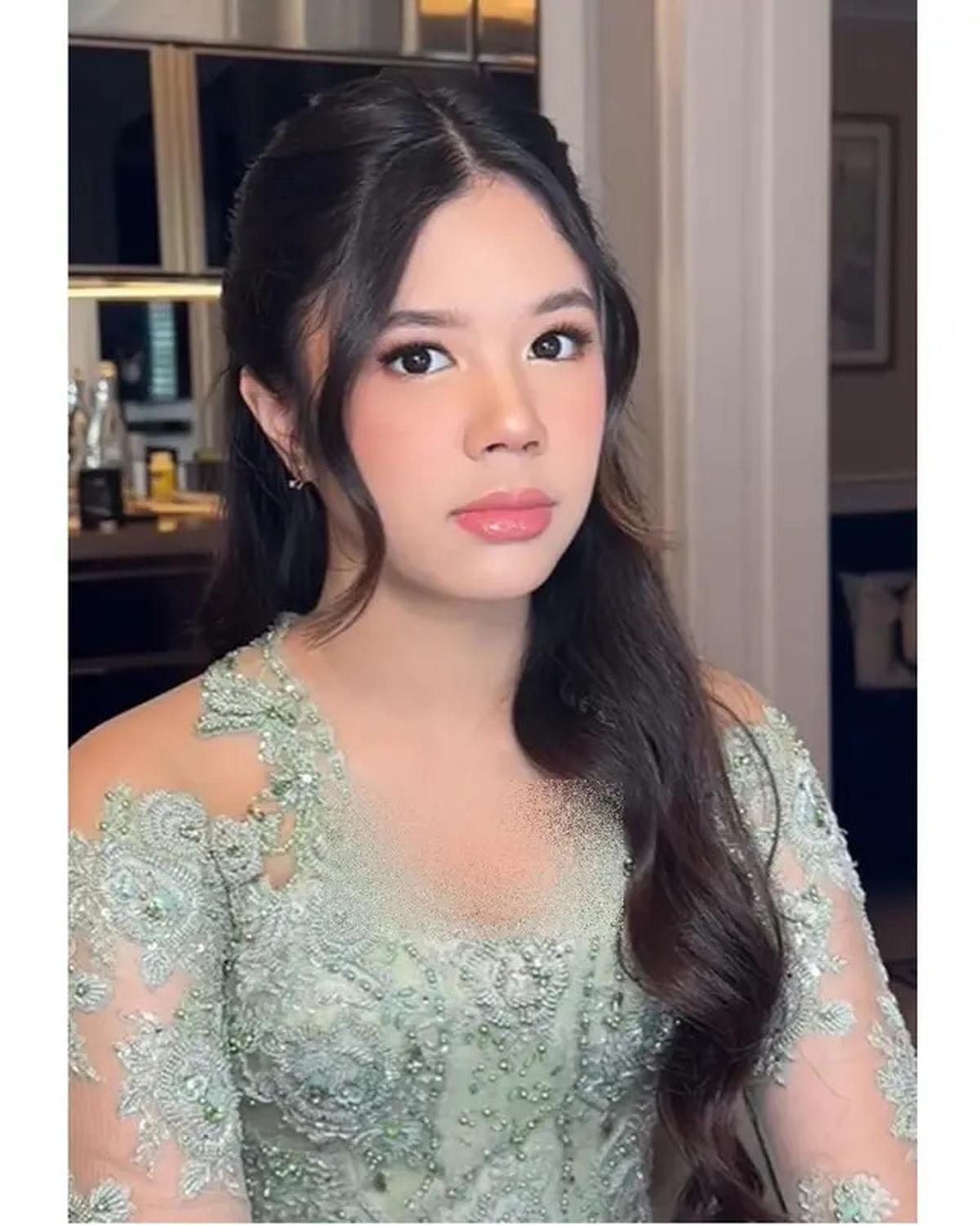 6 Potret Detail Kebaya Safeea Ahmad di Pernikahan Al Ghazali yang Curi Perhatian