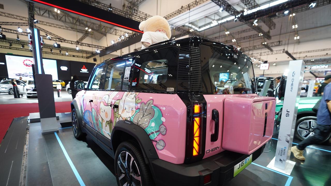 Chery J6 Pink di GJAW 2024