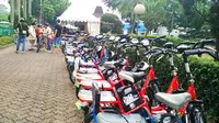 Dengan harga sewa Rp 50 ribu per jam, fasilitas sewa sepeda digemari anak-anak yang berkunjung ke Taman Mini Indonesia Indah.