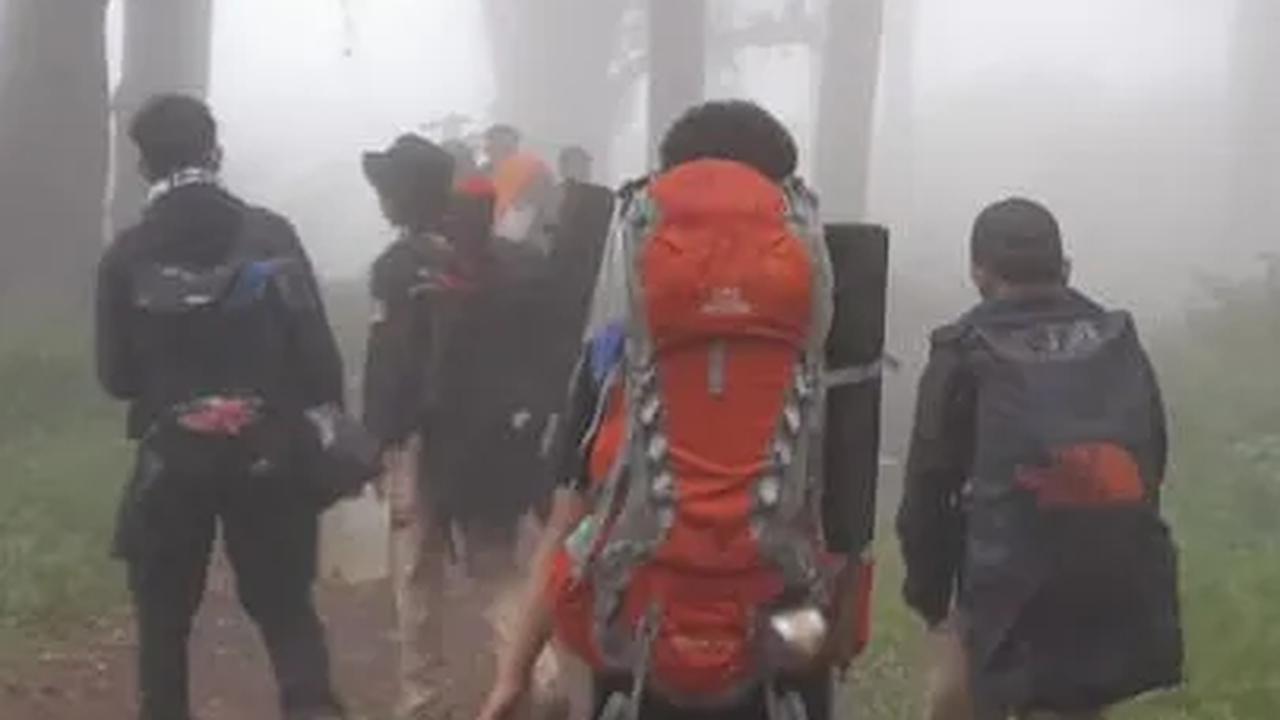 Gunung Marapi Erupsi, 42 Orang Pendaki Masih Terjebak dan Menunggu Dievakuasi