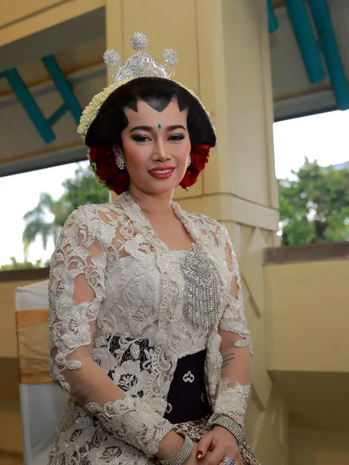 [Bintang] Ratu Felisha menikah dengan Arie Pujianto