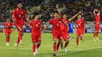 Timnas Indonesia U-16 asuhan pelatih Nova Arianto sukses mengawali langkahnya di Grup A Piala AFF U-16 2024 dengan kemenangan meyakinkan 3-0 atas Singapura di Stadion Manahan, Solo, Jumat (21/6/2024) malam WIB. Ketiga gol Timnas Indonesia U-16 dicetak oleh Muhammad Mierza (39'), Evandra Florasta (pen. 59') dan Fadly Alberto (87'). Hasil ini membuat Timnas Indonesia memimpin Grup A bersama Laos yang juga memetik kemenangan 3-0 atas Filipina. (Bola.com/Radifa Arsa)