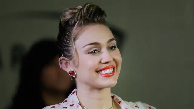 [Bintang] Miley Cyrus