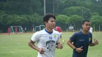 Latihan Terpisah dari Skuat Persib, Jupe Fokus Pemulihan Cedera