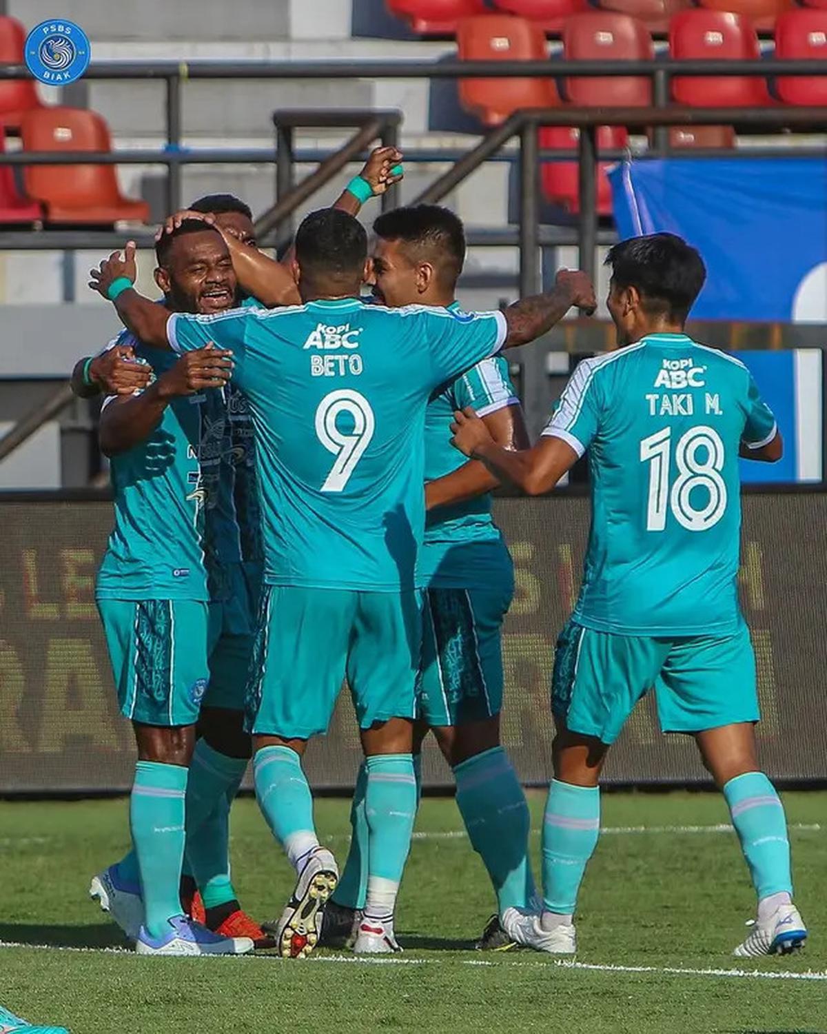 Kejutan 2 Tim Promosi Malut United dan PSBS di BRI Liga 1: Kuda Hitam Melesat Berkat Eksplorasi Bakat Lokal yang Kuat