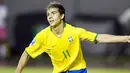 Striker Brasil, Nilmar merayakan hat-trick ketika Brasil menang 4-2 atas Chile dalam lanjutan kualifikasi PD 2010 di Stadion Pituacu, Salvador de Bahia, pada 9 September 2009. AFP PHOTO/ANTONIO SCORZA