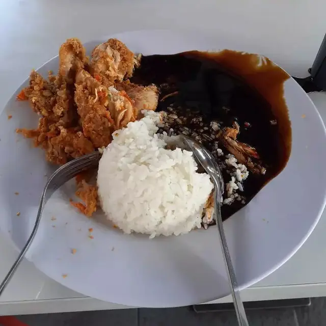 6 Momen Apes Salah Tuang di Makanan Ini Sering Dialami, Bikin Elus Dada