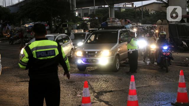 Pelabuhan Merak Ditutup, Pemudik Dialihkan ke Pelabuhan Indah Kiat