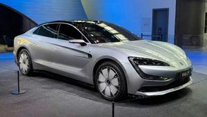 BYD memperbarui sedan flagship listrik miliknya, Yangwang U7 dengan kapasitas baterai yang sangat besar. (arenaev.com)