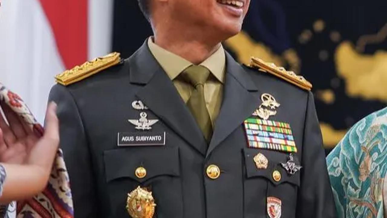 Puan menyebut Jokowi mengusulkan nama Kasad Jenderal Agus Subiyanto sebagai calon panglima TNI baru.<br>