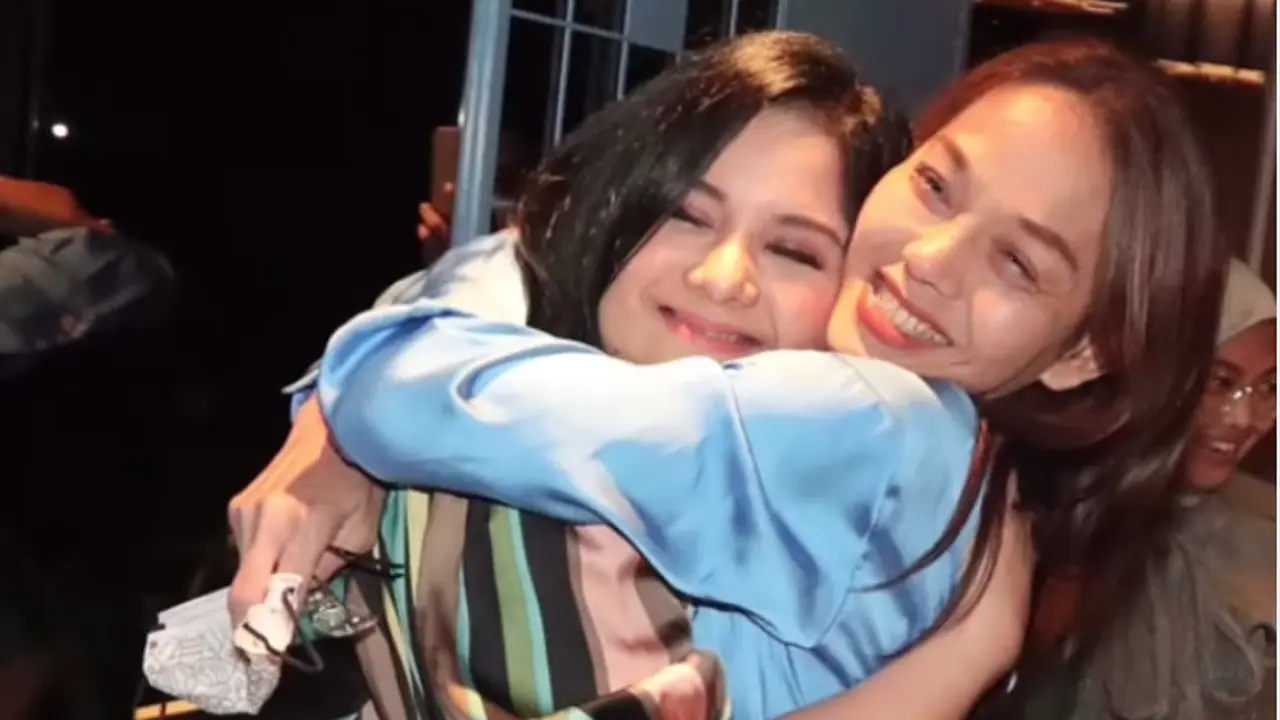 Annisa Pohan dan Bunda Corla. (Foto: Dok. Instagram @annisayudhoyono)