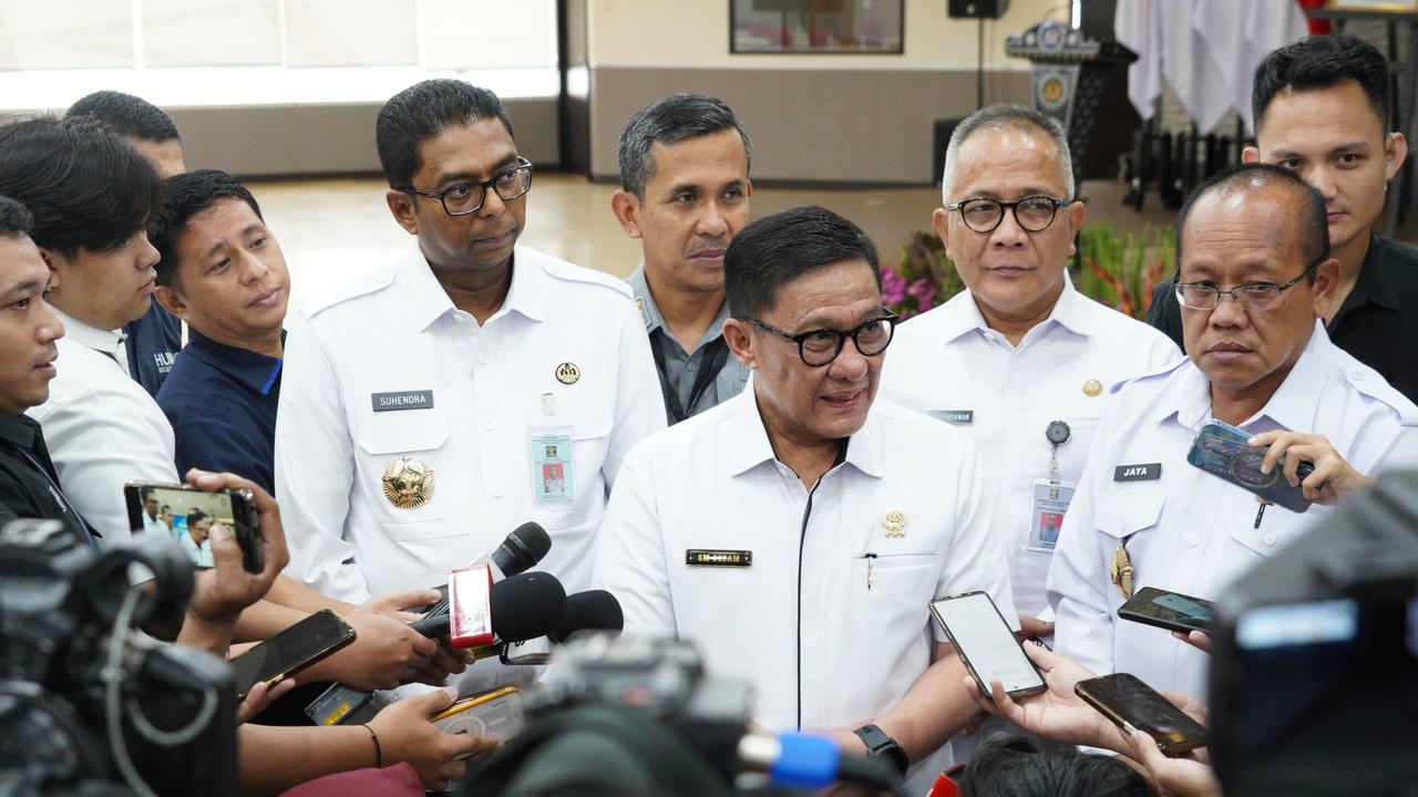 Plt Direktur Jenderal Imigrasi, Saffar Muhammad Godam usai menggelar konferensi pers di Jakarta. (Istimewa)