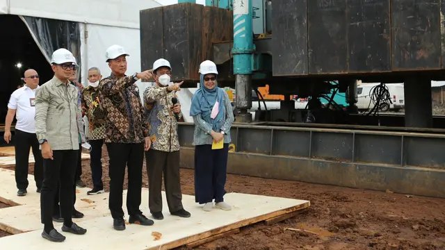 enteri Perindustrian Agus Gumiwang Kartasasmita pada Groundbreaking Gedung Pendidikan SMK-SMAK Bogor