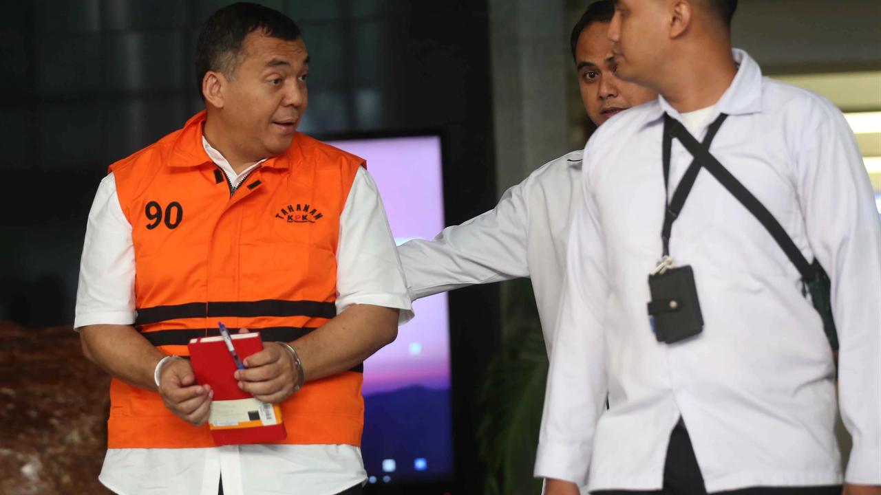 FOTO: Silmy Karim Jalani Pemeriksaan Perdana Sebagai Tersangka Korupsi Imigrasi
