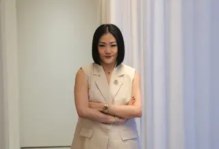 Astrid Suryatenggara ceritakan pengalaman tentang menjadi ibu dan perempuan karier./copyright fimela/adrian putra