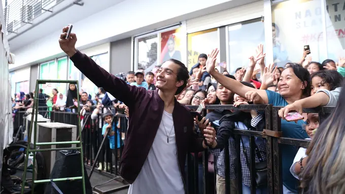 [Bintang] Para Pemain Siapa Takut Jatuh Cinta Senang Beradu Akting dengan Penggemarnya